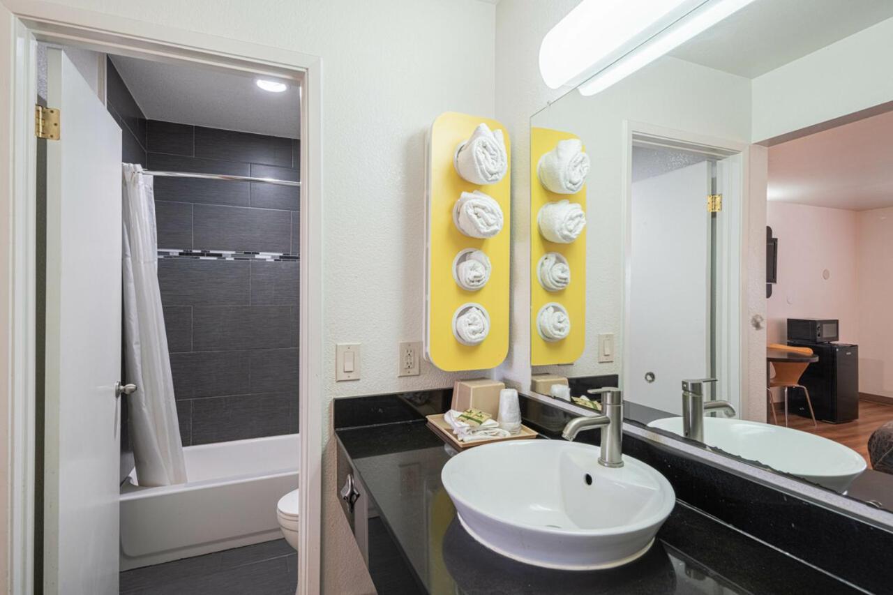 Coastal Valley Inn Castroville Ngoại thất bức ảnh