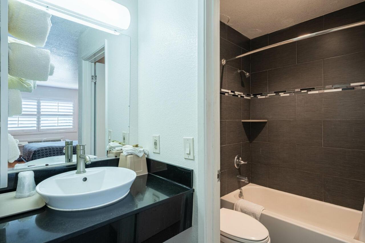 Coastal Valley Inn Castroville Ngoại thất bức ảnh