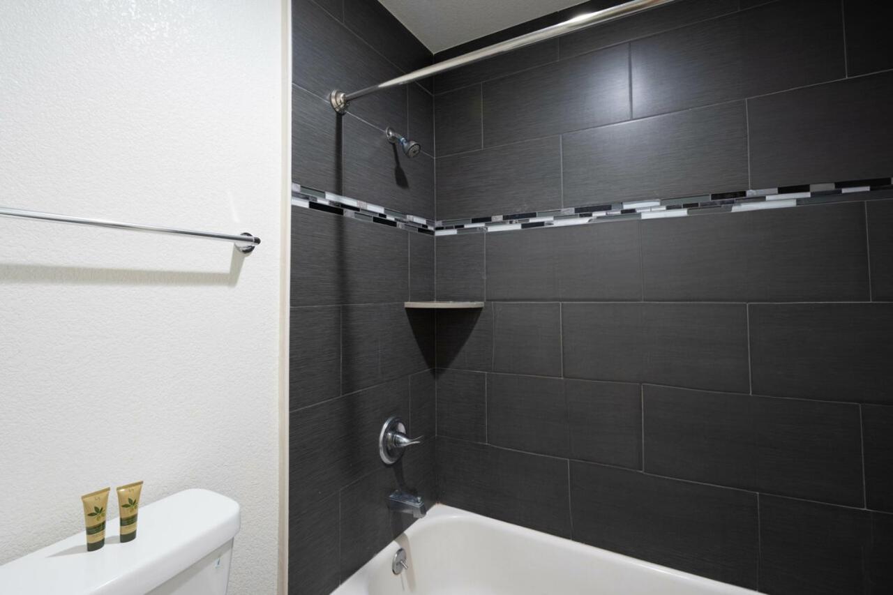 Coastal Valley Inn Castroville Ngoại thất bức ảnh